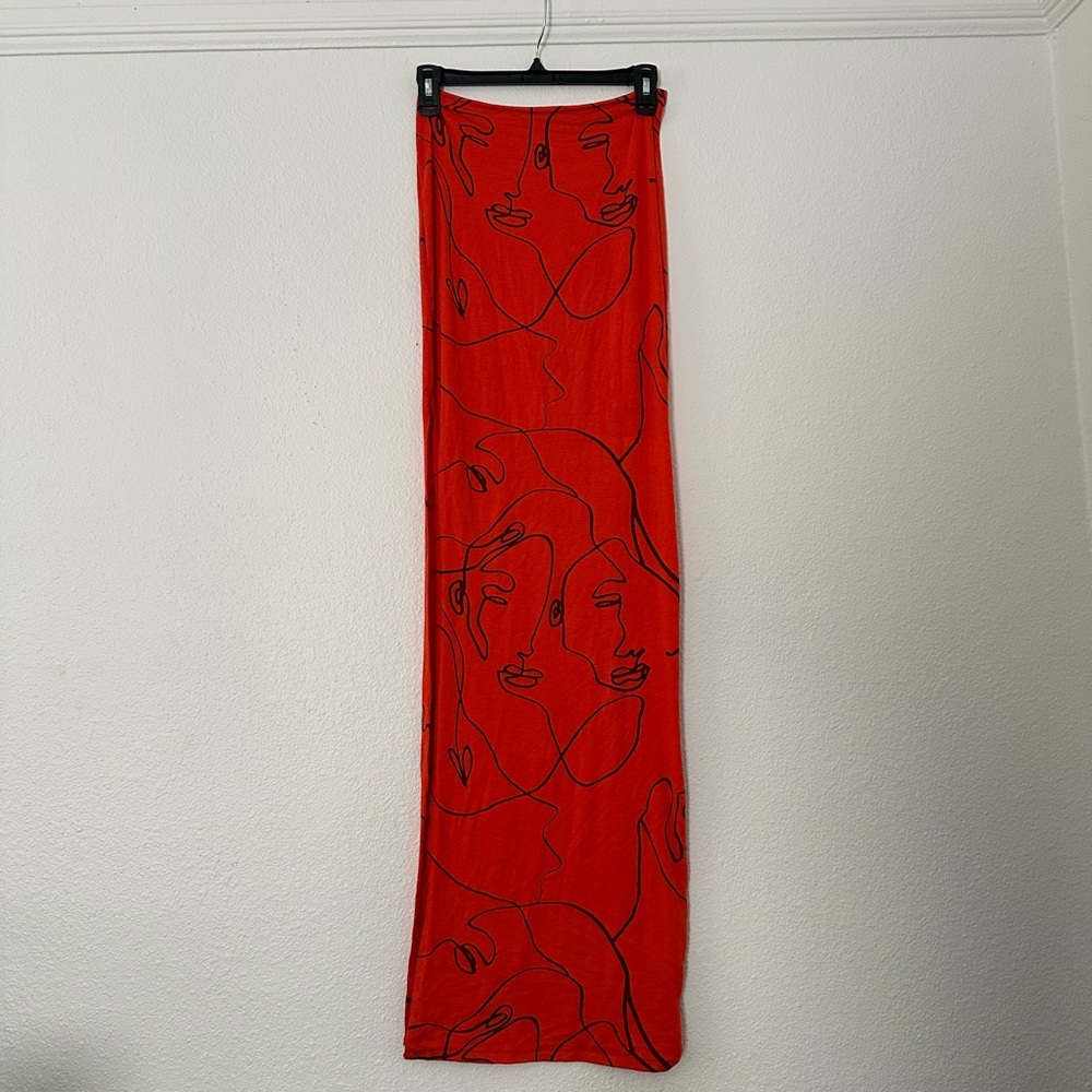 Red Abstract Print Faces Women's Maxi Bodycon Skirt - Picture 3 of 3